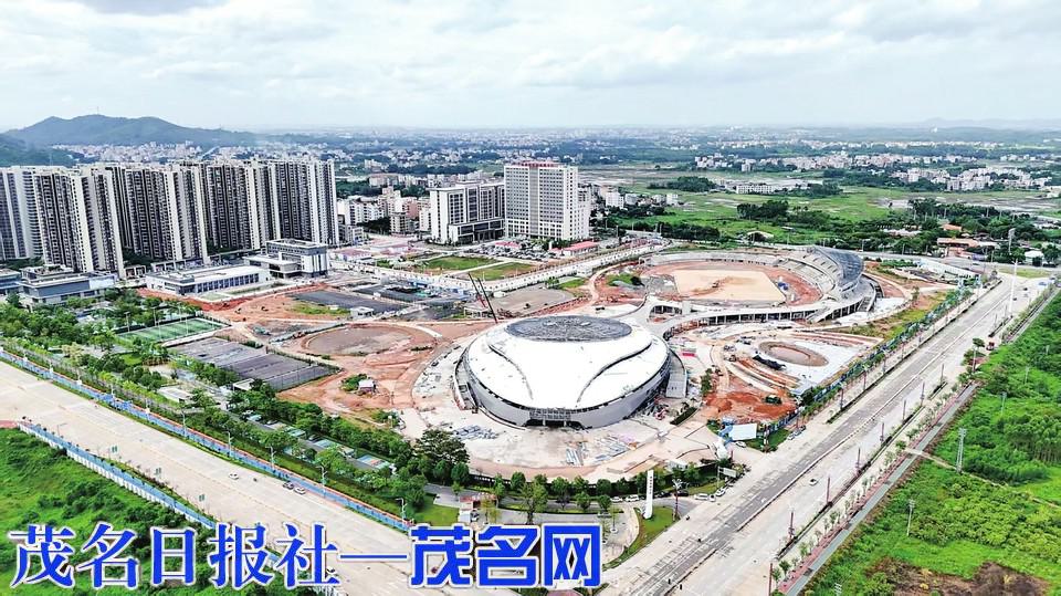 高州市委, 机械设备近, div