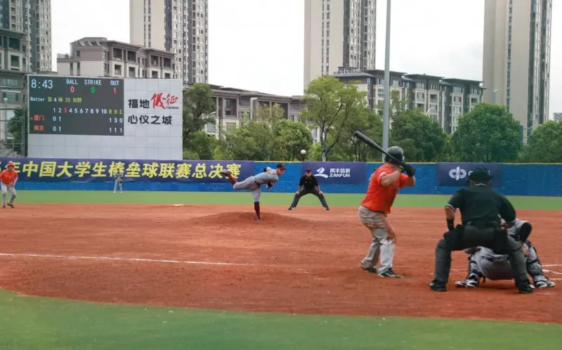 src, 赛总决赛胜, 冠军