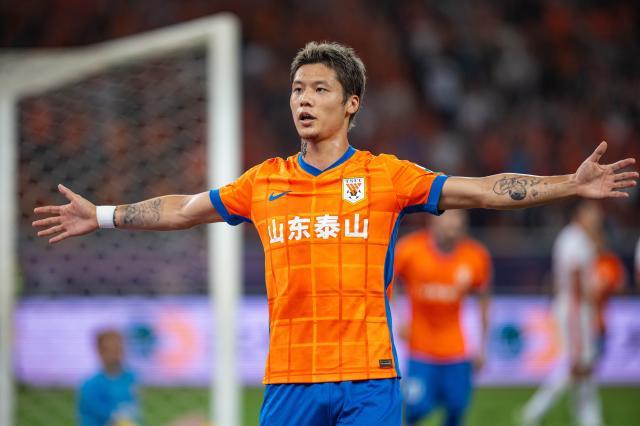 分钟后, 得球直传到