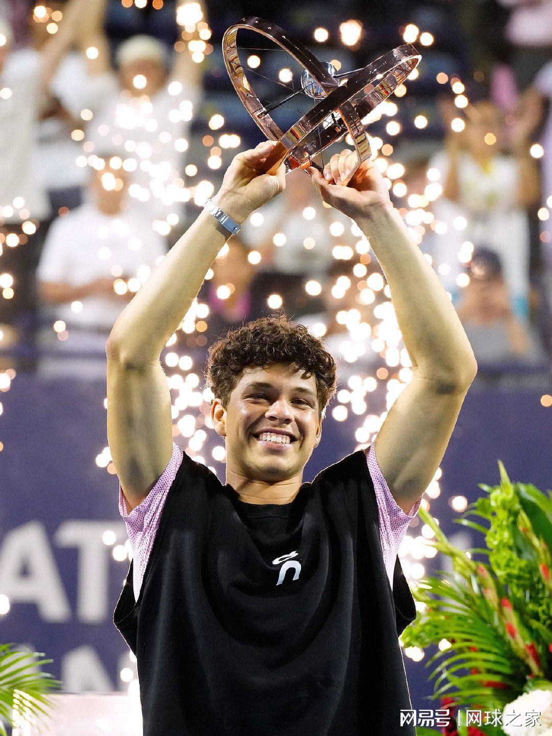 我的母亲, 定义新生代